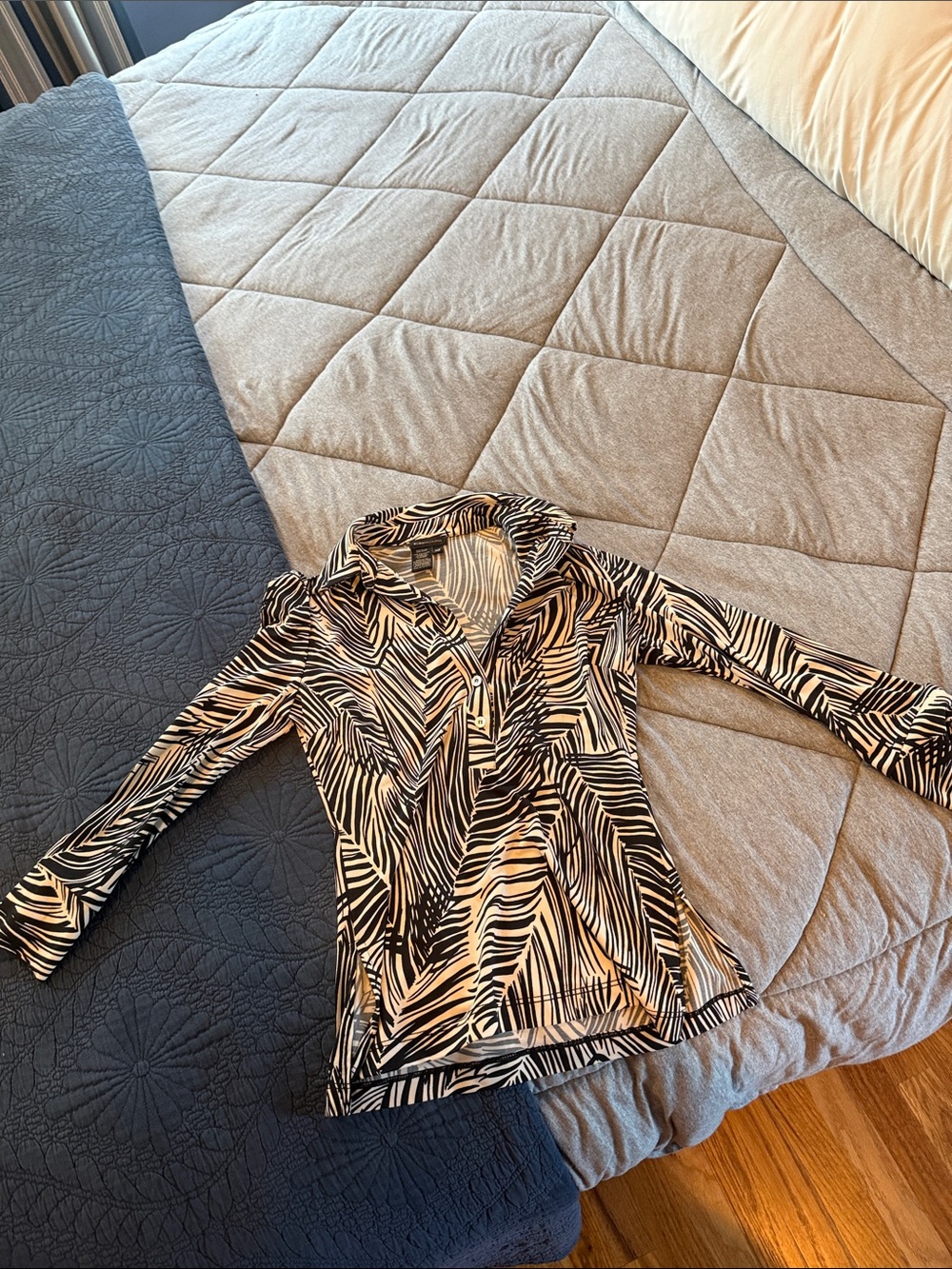 BCBGMaxAzria Black and White Zebra Print Long Sleeve Blouse